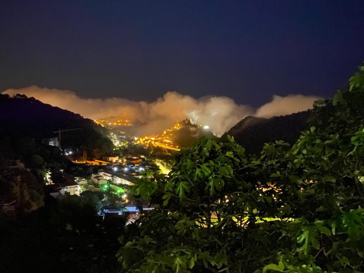Auberge De La Croix Du Pape エズ エクステリア 写真