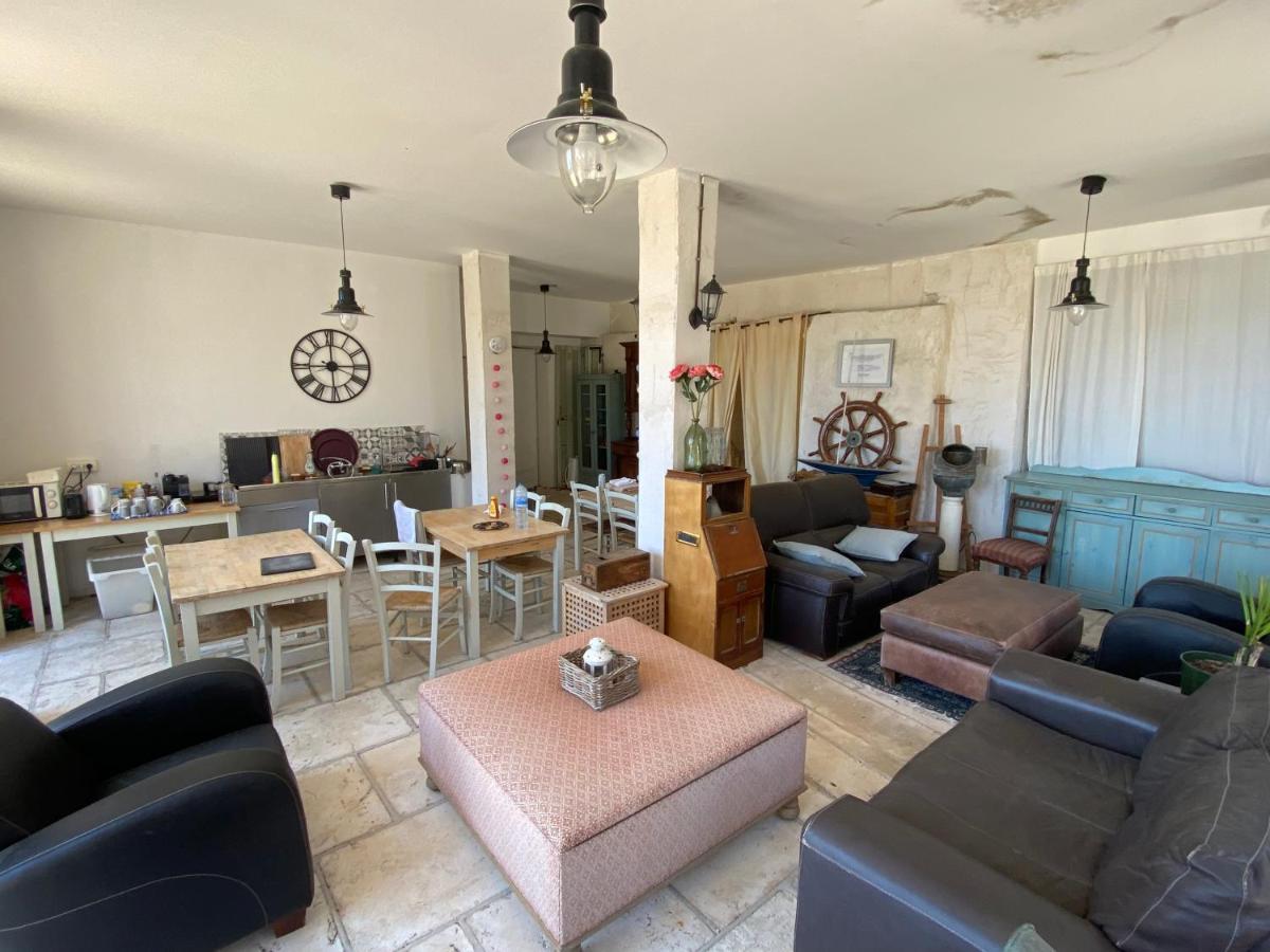 Auberge De La Croix Du Pape エズ エクステリア 写真